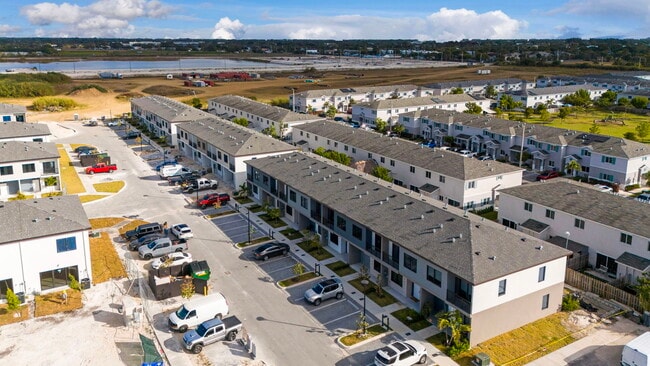 Photo - 415 NW 13 Ct