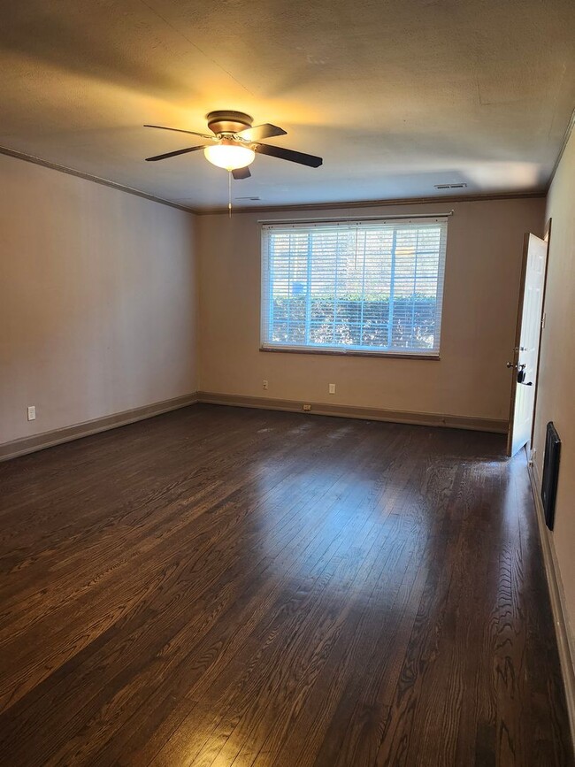 Photo - 4911 Sunnyside Ave Unit 1