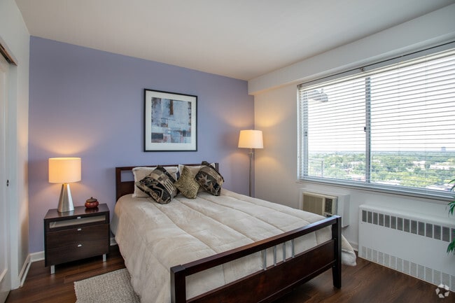 1BR, 1BA - 766 SF Model