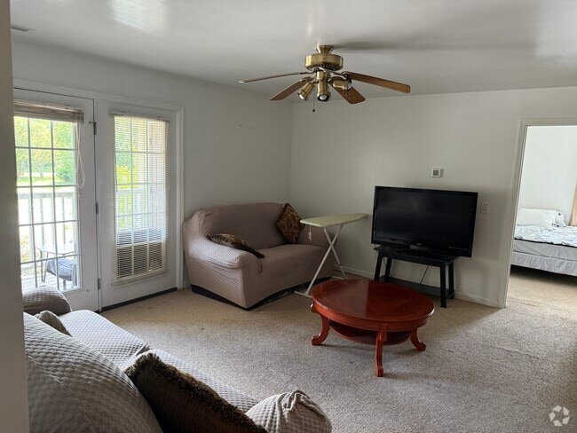 Building Photo - 411 Raleigh Ave Unit castle heights aparments Rental
