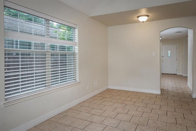 Photo - 201 Elise's Cir