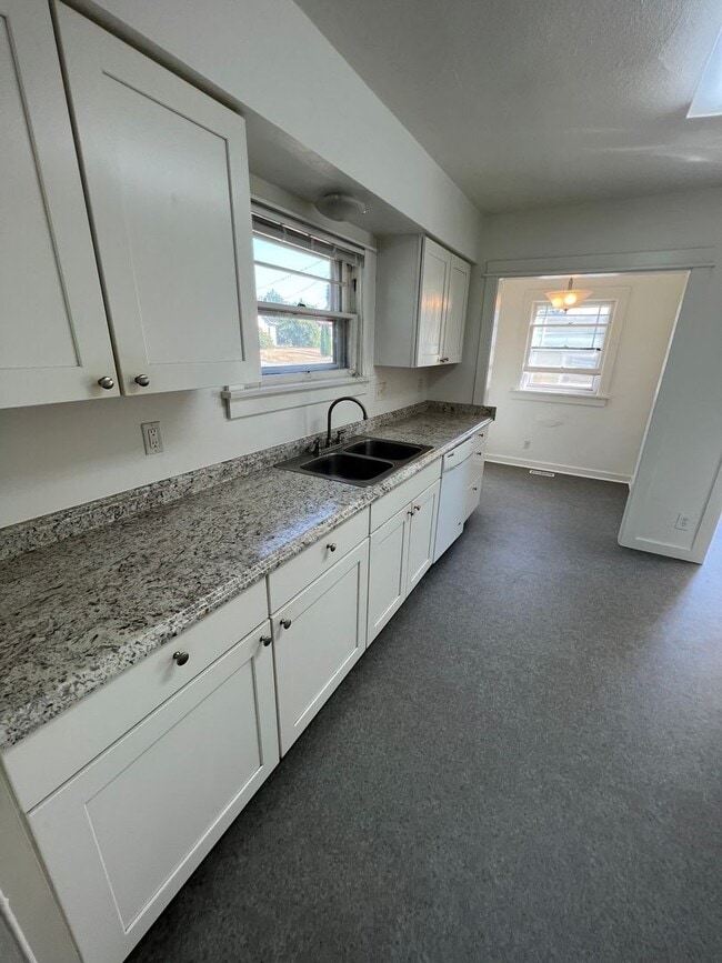 Photo - 102 S 46th St