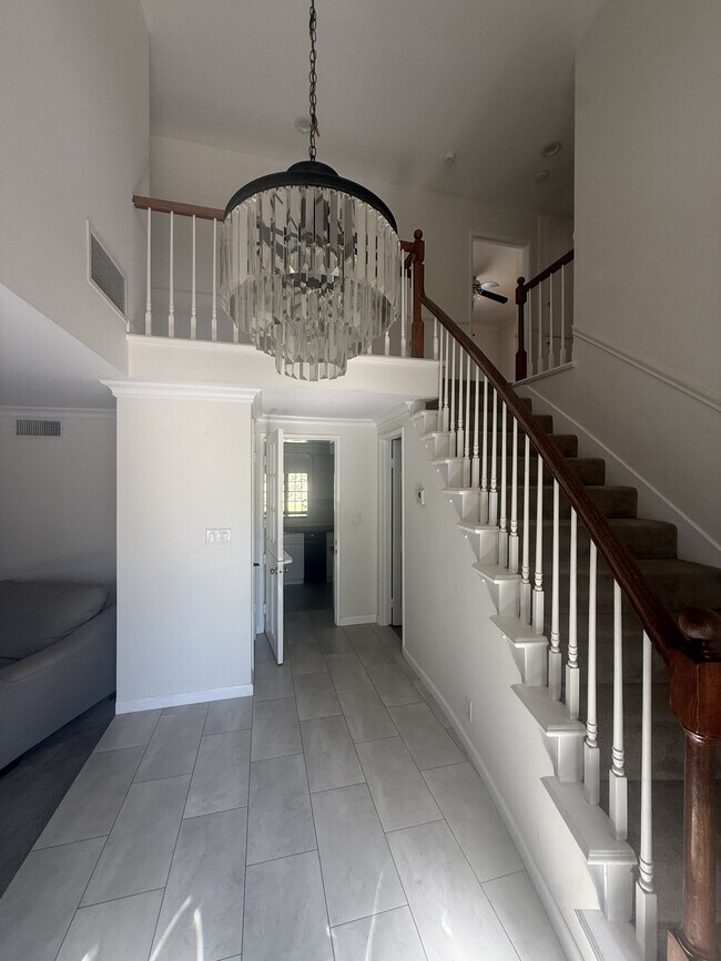 Photo - 217 Starlane Dr