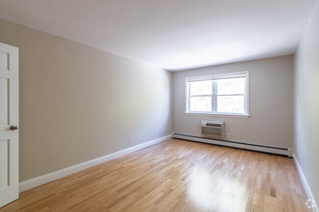 1BR, 1BA - 800SF - Heritage House