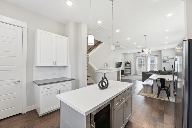 Photo - 2057 Sherwood Forest St