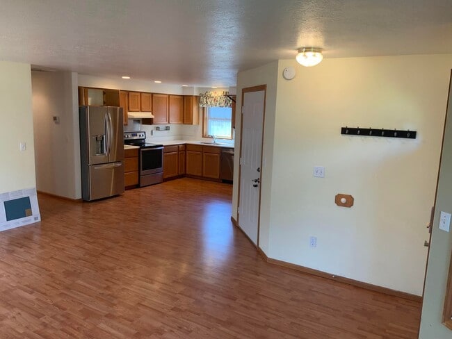 3 Bedroom, 2 Bathroom House in Springfield - 3 Bedroom, 2 Bathroom House in Springfield