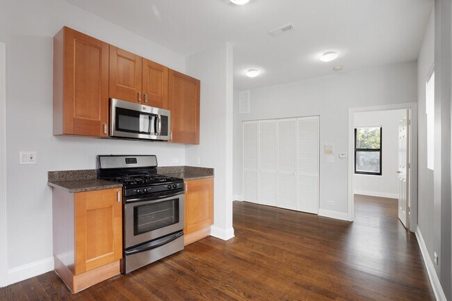 Photo - 7528 N Seeley Ave