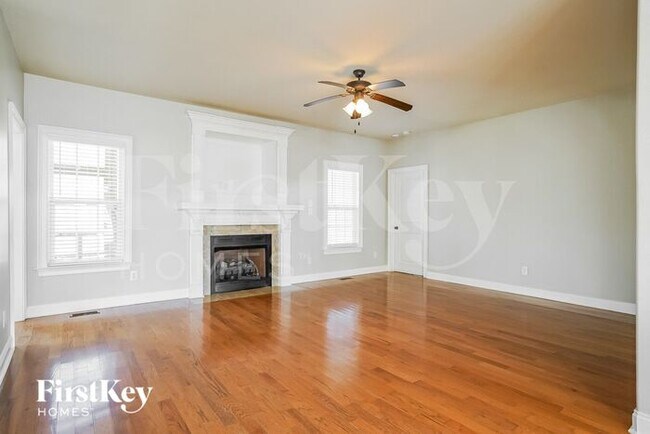 Photo - 15 Falling Oak Ct