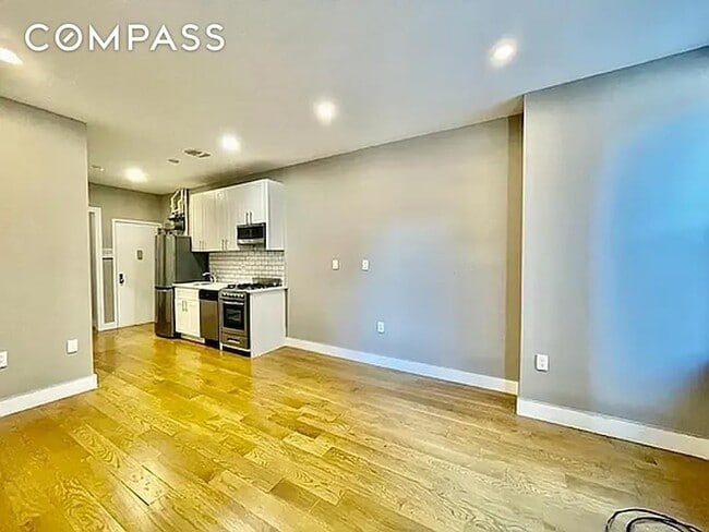 Building Photo - 57 Spring St Rental