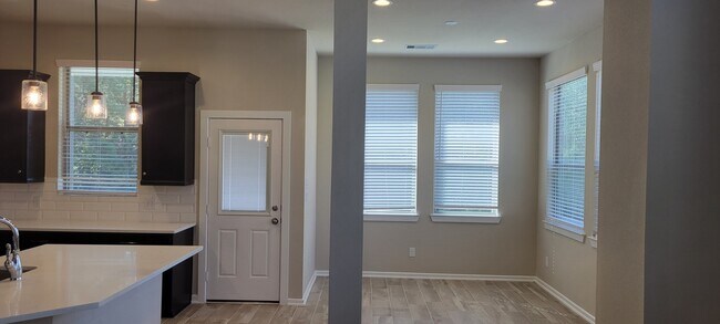 Photo - 307 N Spotted Fern Dr