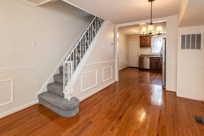 Photo - 6 N Decker Ave House