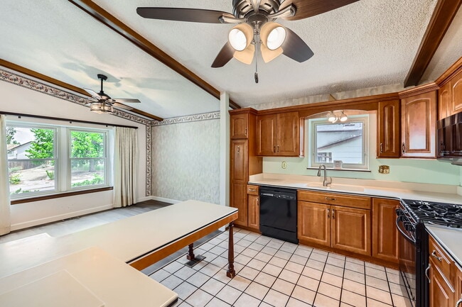 Photo - 7649 Safari Cir