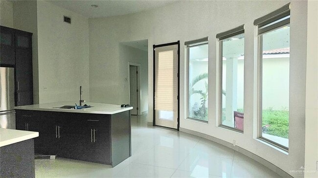 Photo - 13 Gran Via St