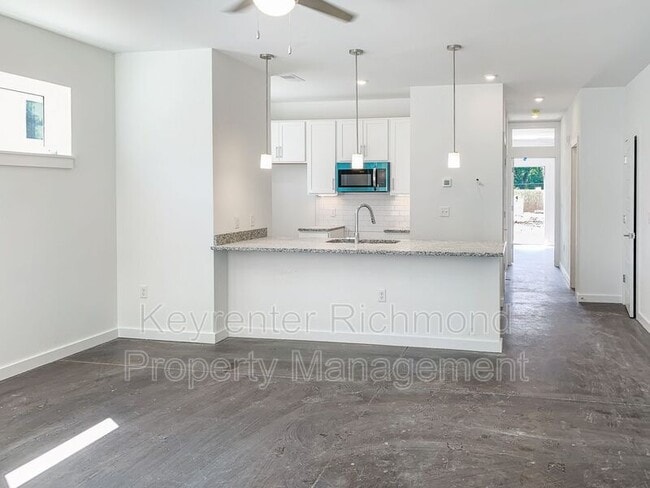 Photo - 106 W 12th St E Unidad A