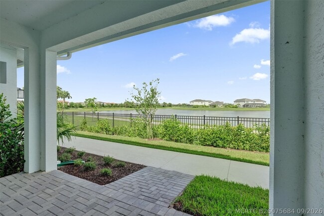 4676 Longwood Lake Sq