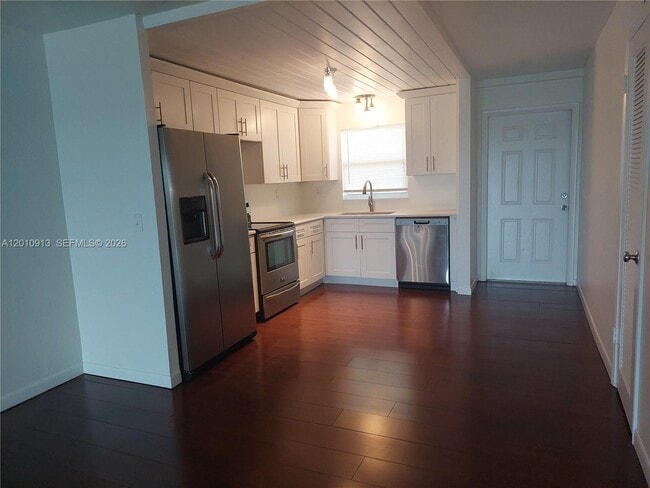 Photo - 1617 SE 15th St Unit 605