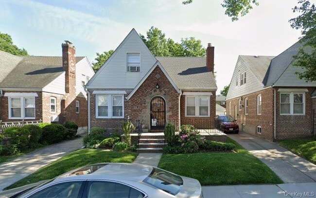 Building Photo - 166-48 25th Ave Unit 2nd Fl