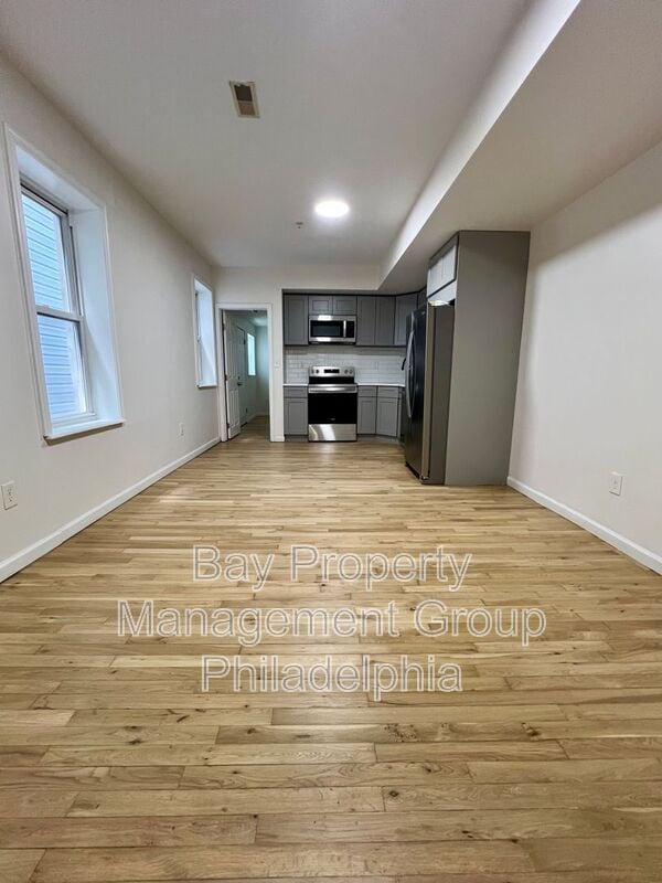 Building Photo - 2131 Master St Unit 3