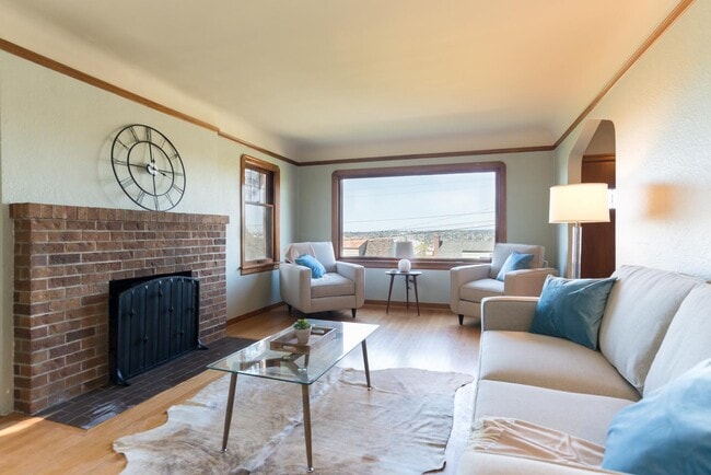 Building Photo - 721 W Florentia Pl Rental
