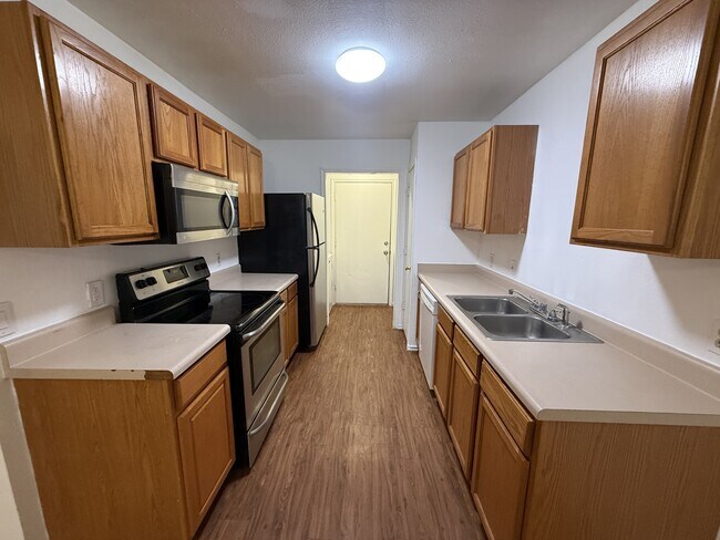 1002-1002 Sagewood Trail