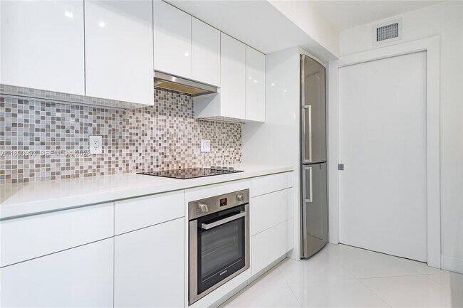 Photo - 6917 Collins Ave Unit 720