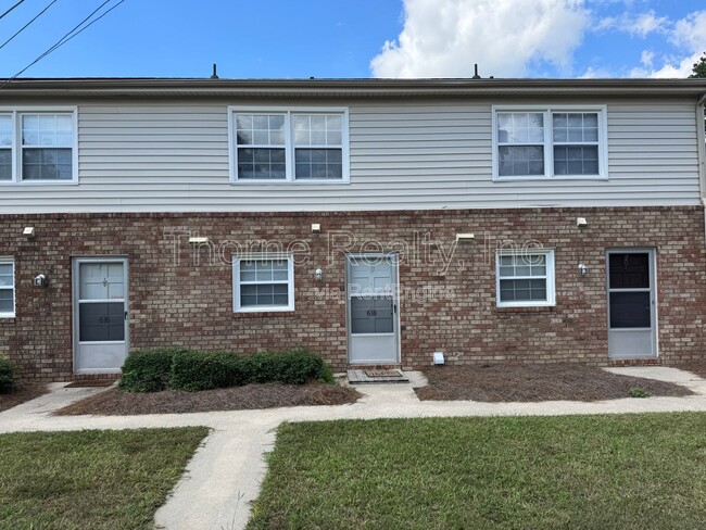 Building Photo - 618 S Boddie St