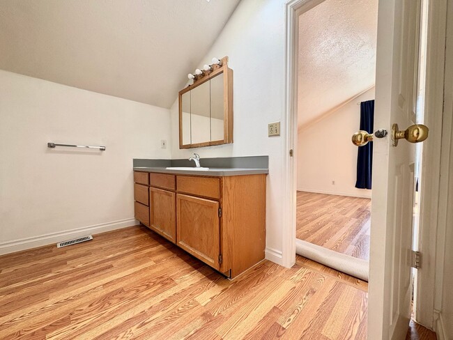 Photo - 1091-1099 Shepard Ln