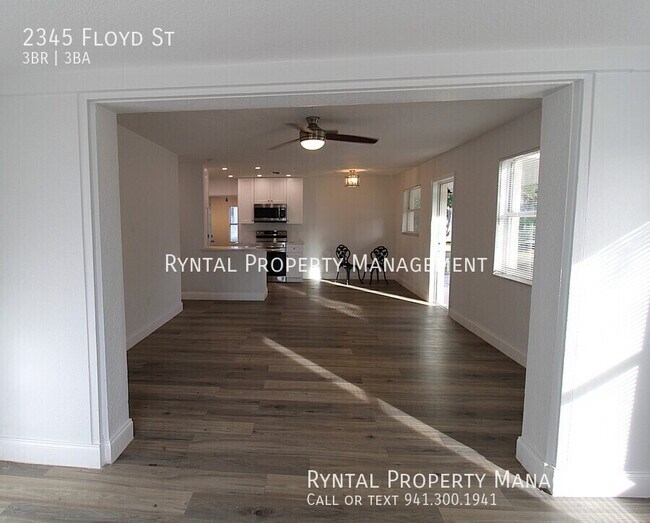 Photo - 2345 Floyd St