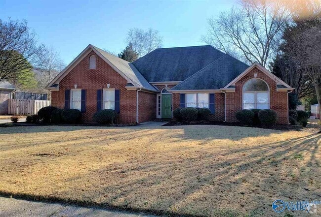 Building Photo - 1100 Leeward Dr SE Rental