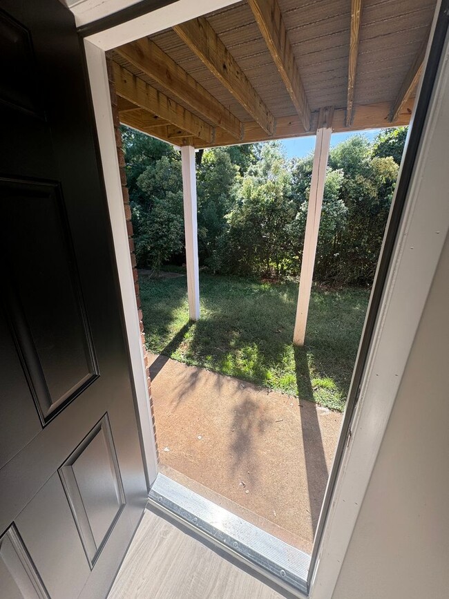 Photo - 1st-Floor 2 Bedroom Apartment – Briarcliff...