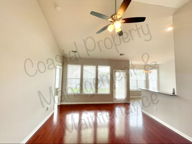 Photo - 135 Carolina Oaks Dr