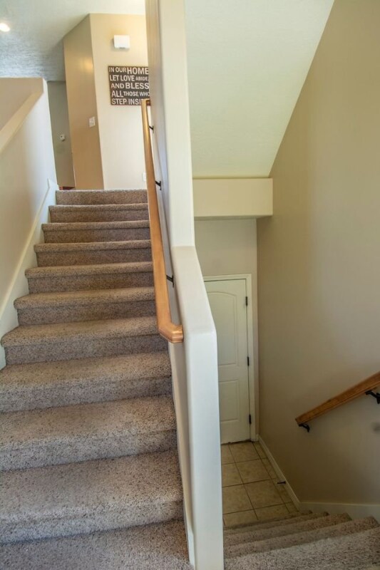 Photo - 569 E 1590 S