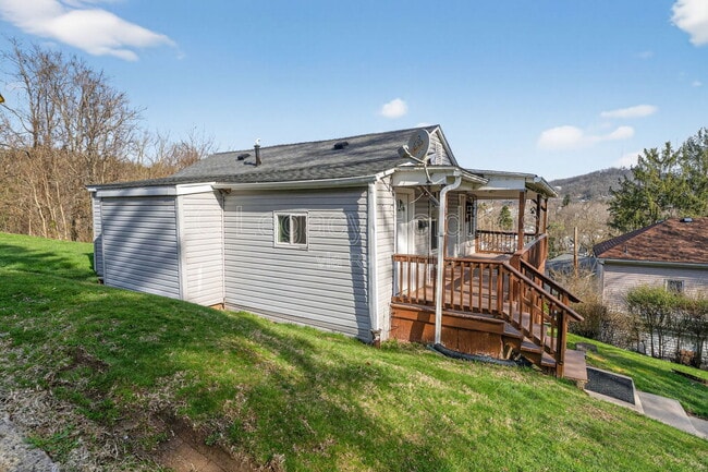 Photo - 134 Quincey St