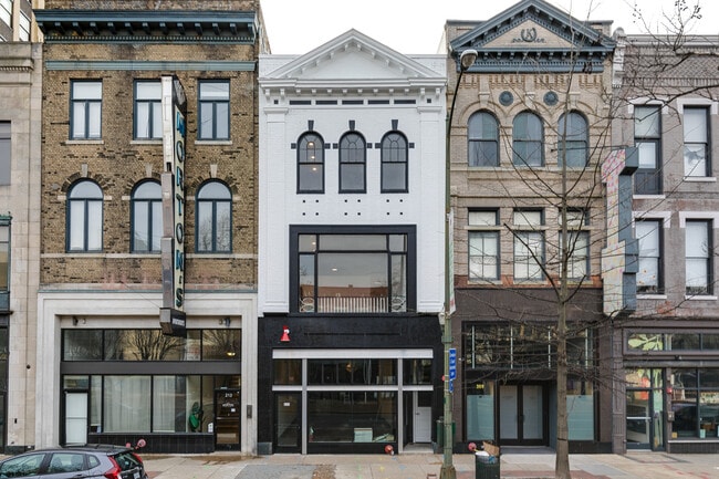 Building Photo - 210 E Grace St