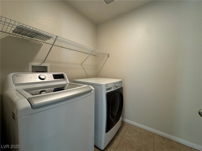 Building Photo - 9048 Winchester Ridge St