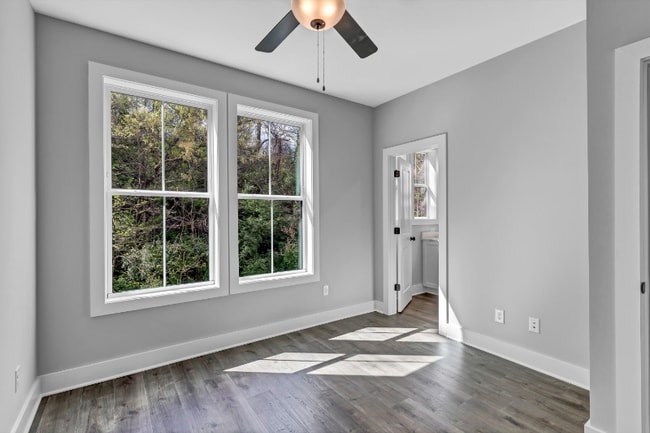 Photo - 1112 River Trail