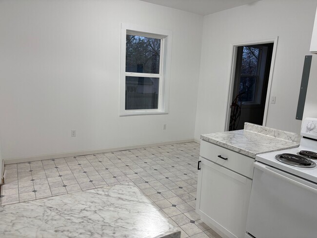 Photo - 618 Dennis St Unit 1