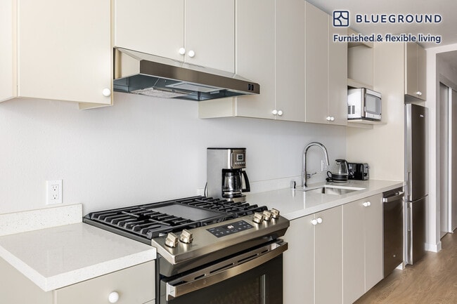 Photo - 200 Mesnager St Unidad FL4-ID1245