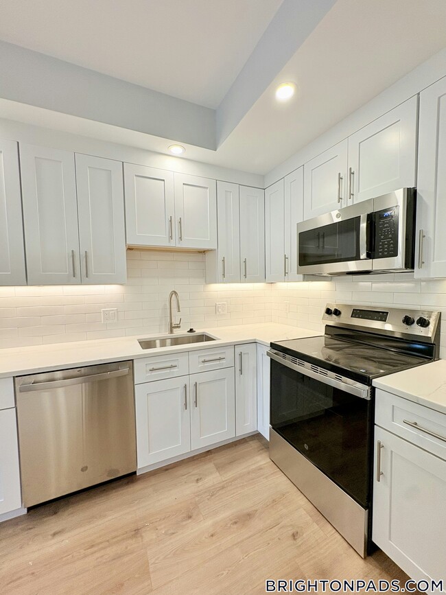Photo - 124 Kenrick St Unidad 3