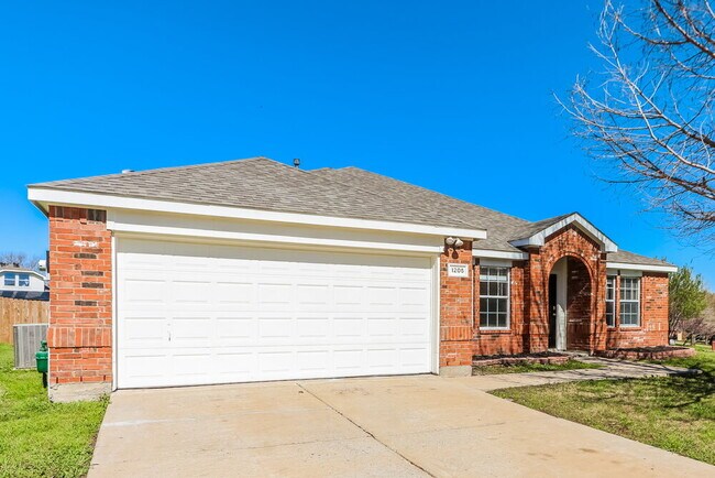 1205 Hampton Dr