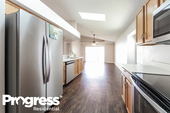 Photo - 92 Pine Forest Pl