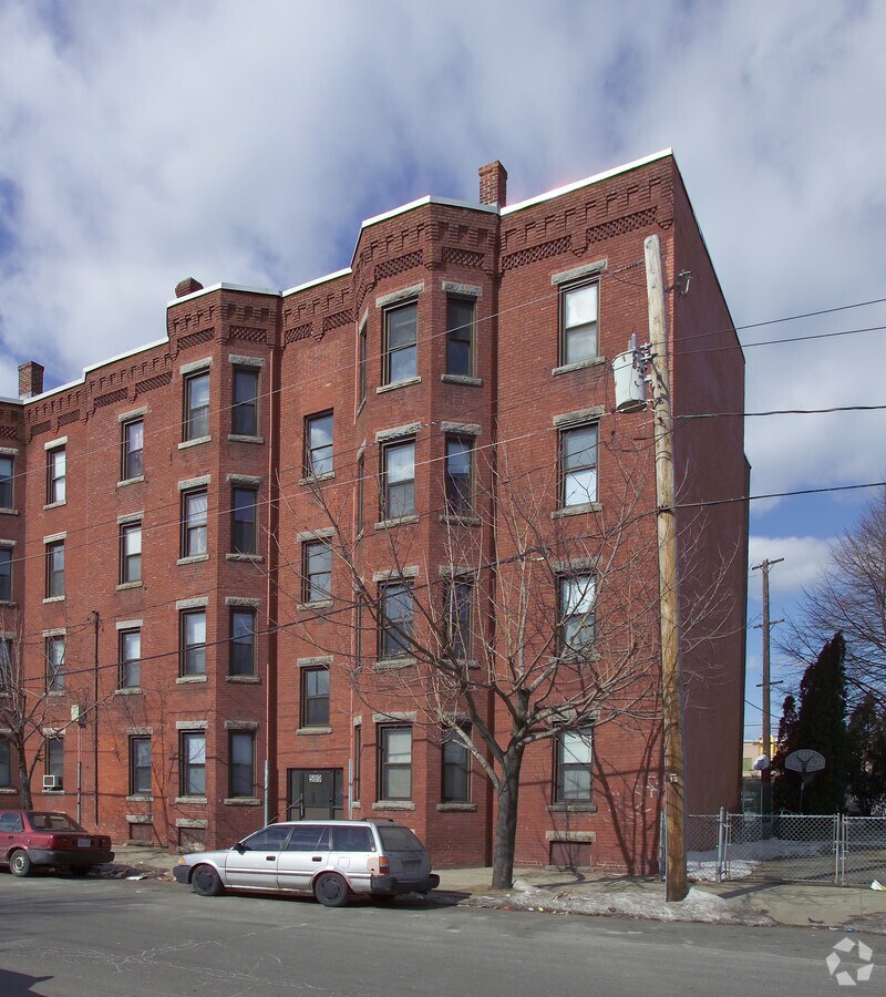 Photo - 589 S Bridge St Apartments