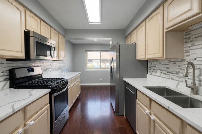 Photo - 1527 Mohawk Trail