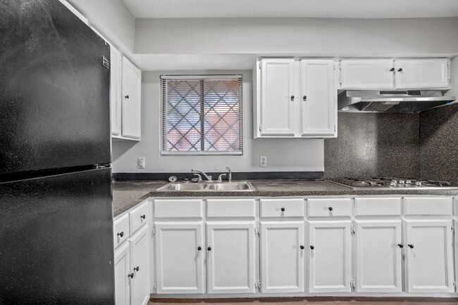 Photo - 2821 General Doolittle Ave