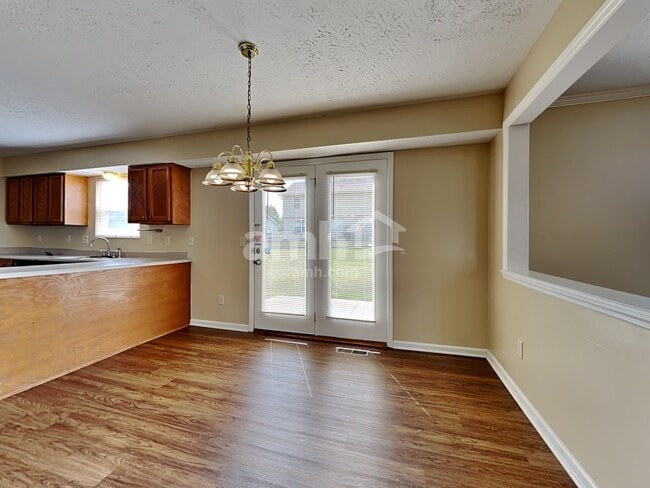 Photo - 7011 Medford Ct