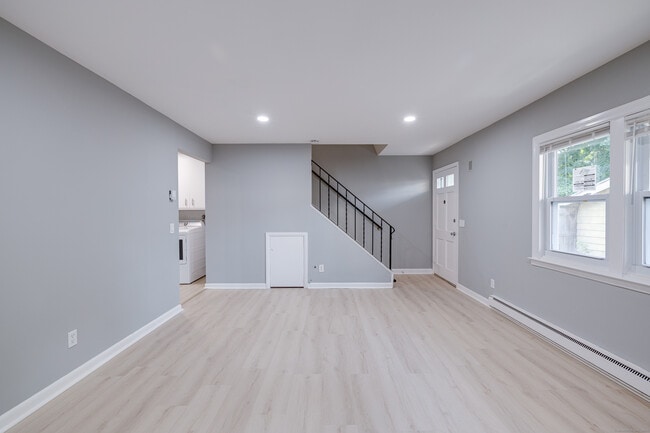 Photo - 151 Seaside Ave Unit 4