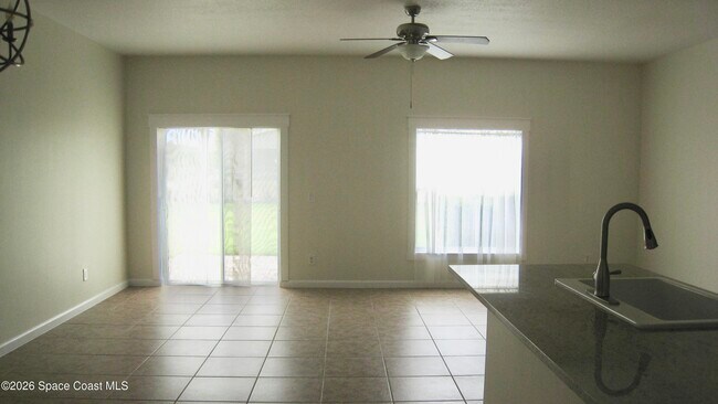 Photo - 2660 Revolution St