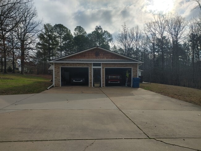 Photo - 513 Joseph Dr