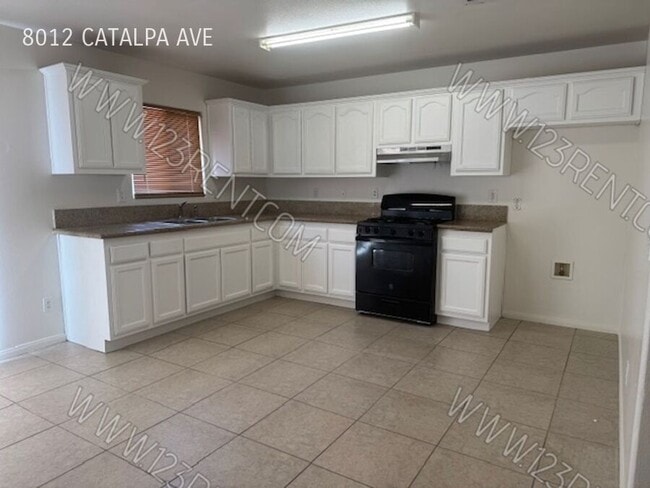 Photo - 8012 Catalpa Ave