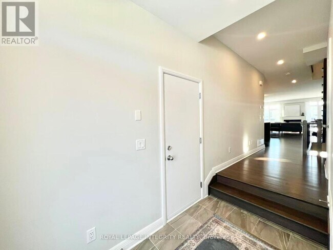 Photo - 863 Moses Tennisco St